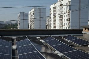 Солнечная панель для многоквартирного дома: почему стоит приобрести ИБП фото