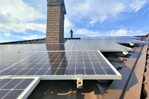 Як встановити сонячні панелі у приватному будинку? фото